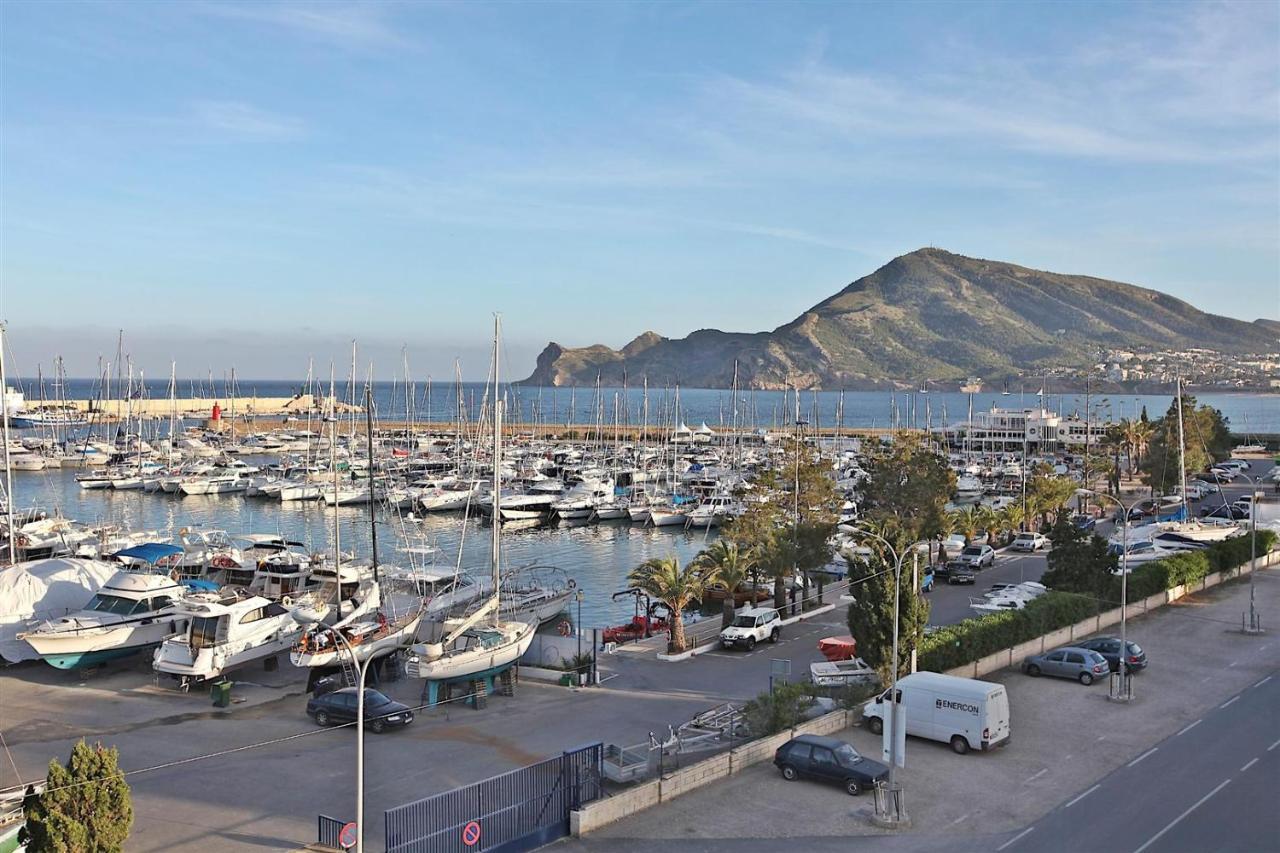 Altea Aan De Jachthaven, Vakantieappartementen Met Frontaal Zeezicht Exterior photo